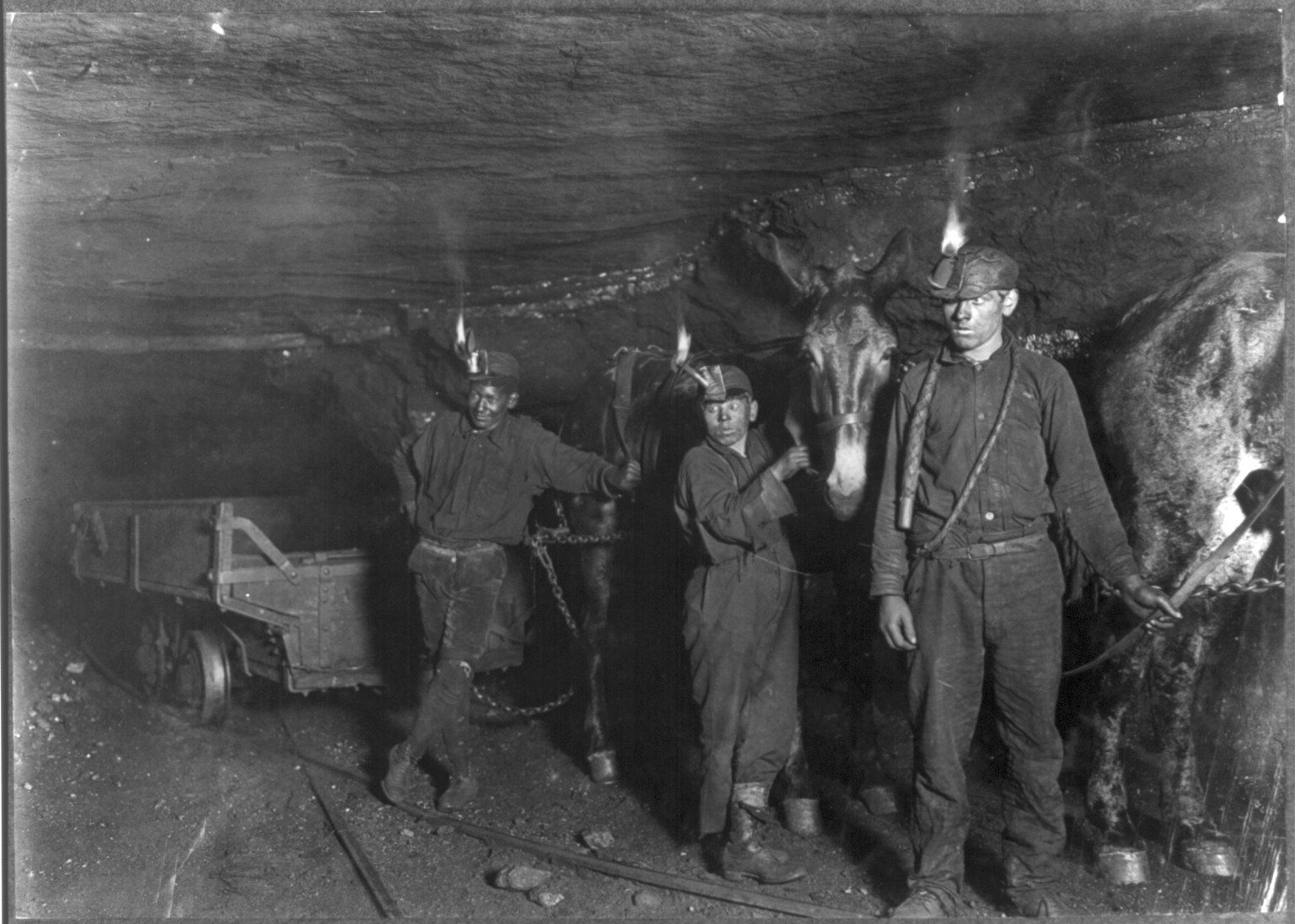 carbone - child_coal_miners_1908